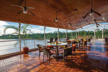 Estrella Amazonica deck lounge