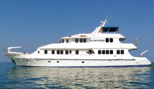galapagos first class cruise - tip top IV